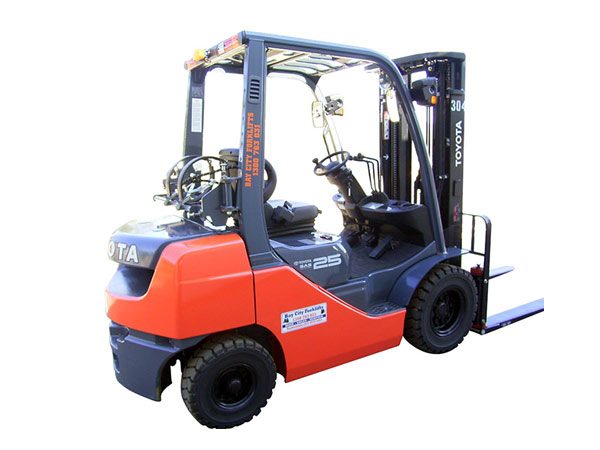 NEW Toyota 2.5 TON LPG Forklift  (Long Term Hire)